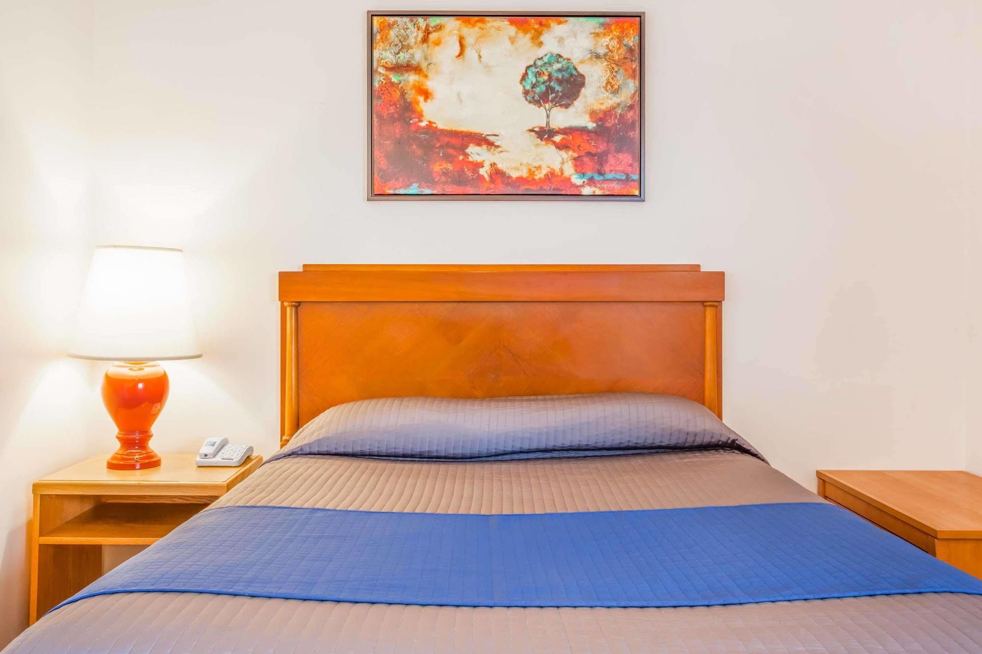 Knights Inn Мерритт Экстерьер фото