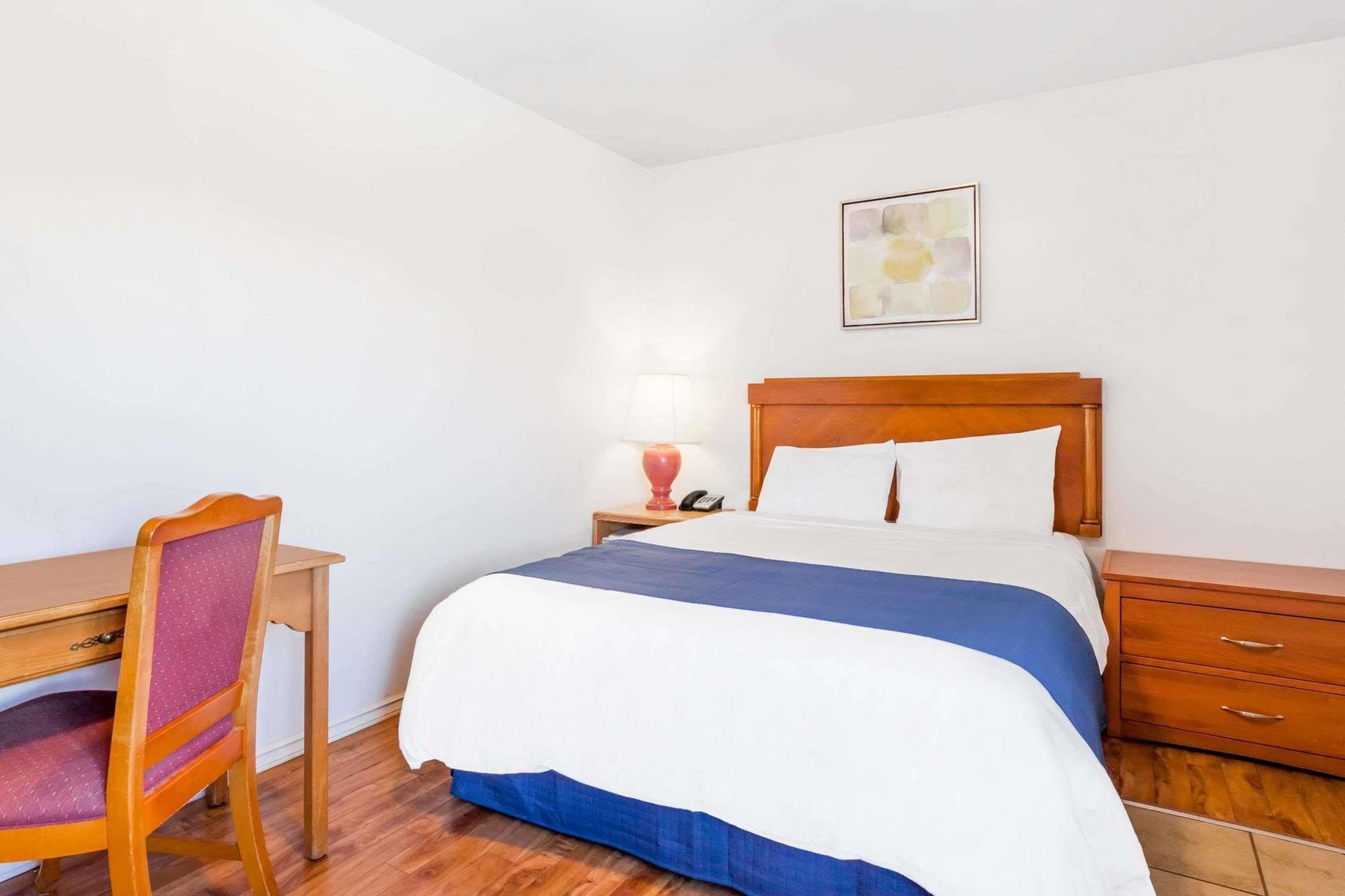 Knights Inn Мерритт Экстерьер фото
